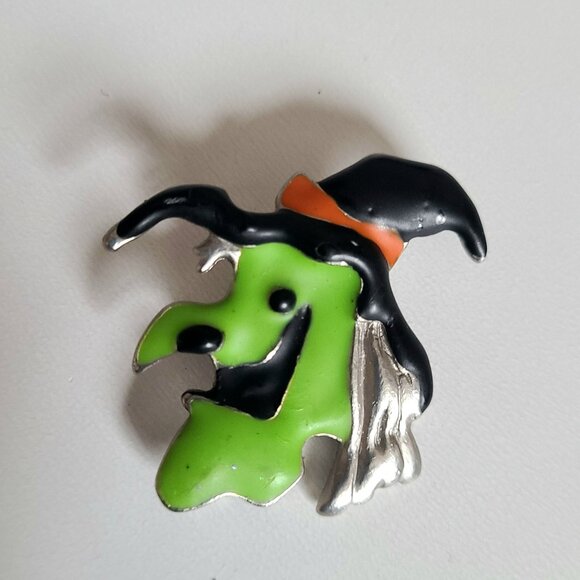 Vintage Witch Halloween Brooch Pin. Halloween theme collection. - Picture 1 of 3